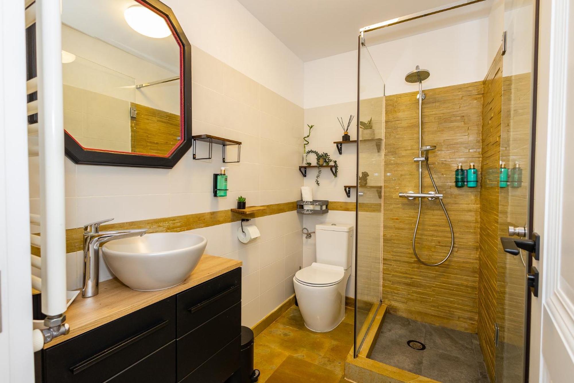 Bed and Breakfast In Longfield Town Кымпулунг-Молдовенеск Экстерьер фото